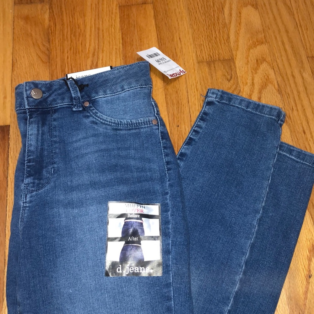 D. Jeans Muffin Cover Jeans